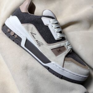 Lv Trainer Chocolate Wafer